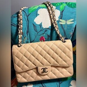 CHANEL Cream Quilted Leather Shoulder Bag
